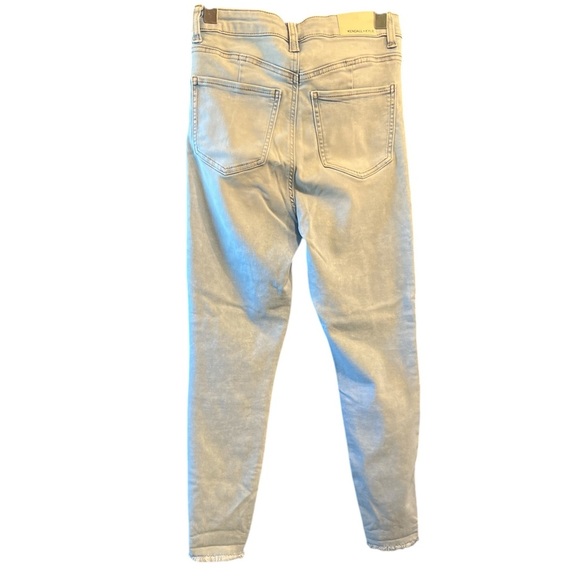 Kendall + Kylie Light Blue Distressed High-Rise Jeans - Size 28 (7) - Picture 4 of 6